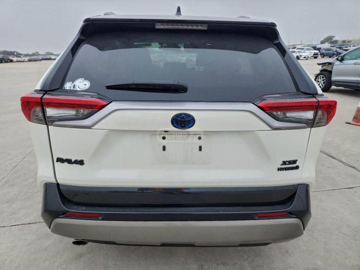 Toyota RAV 4 - фото 6