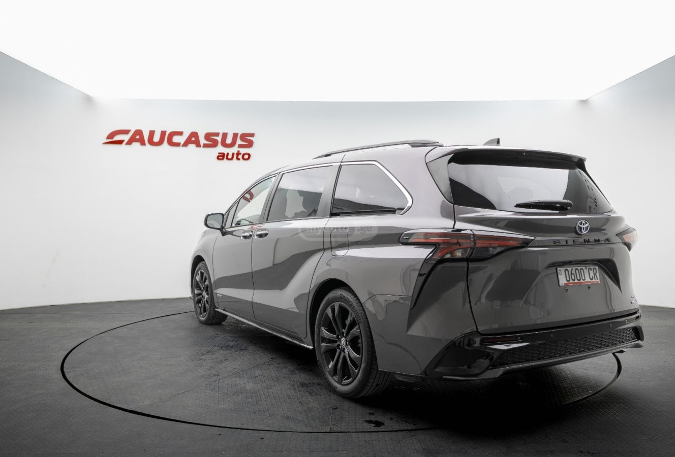 Toyota Sienna - фото 10