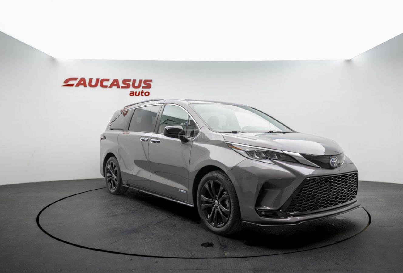 Toyota Sienna - фото 3