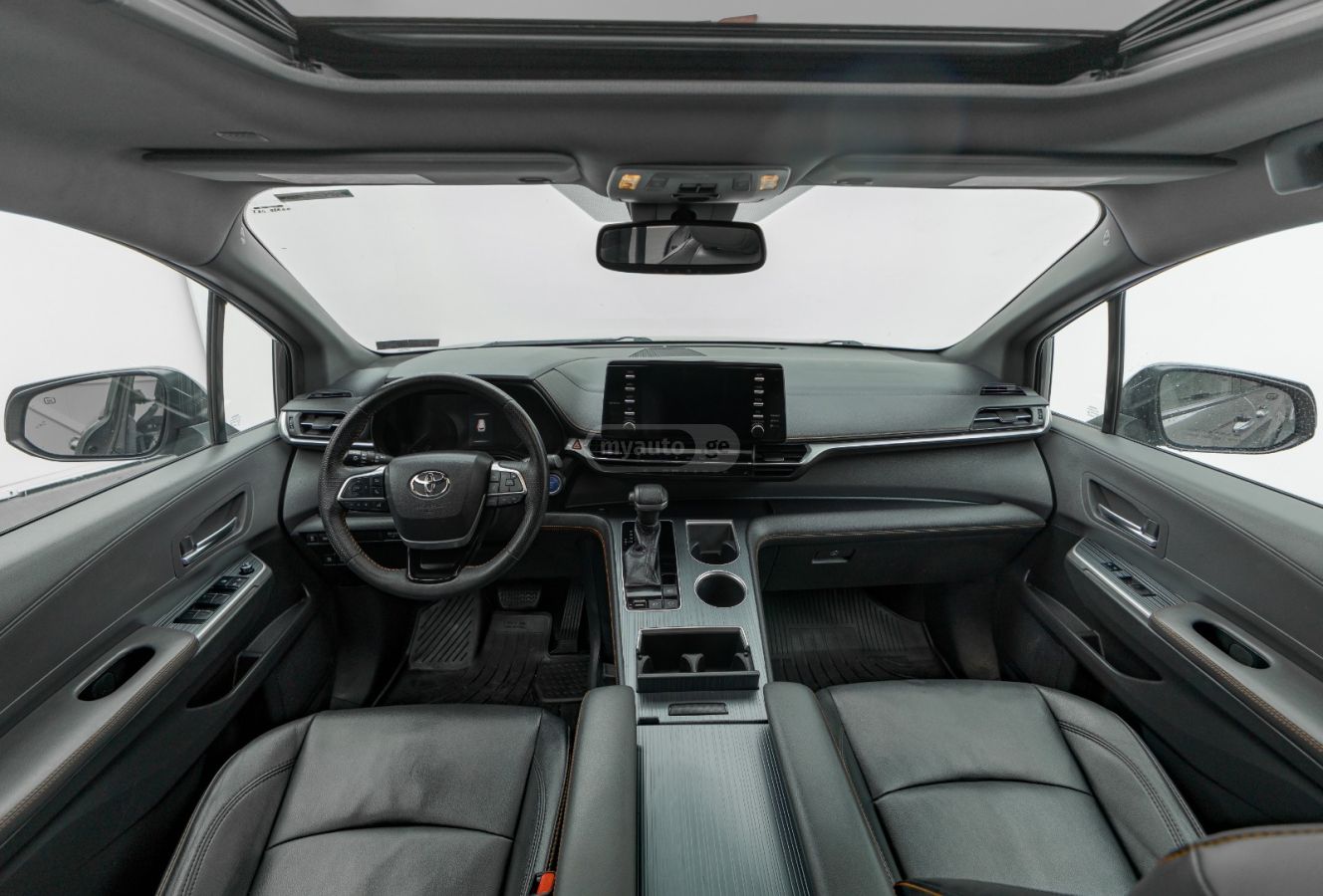 Toyota Sienna - фото 6