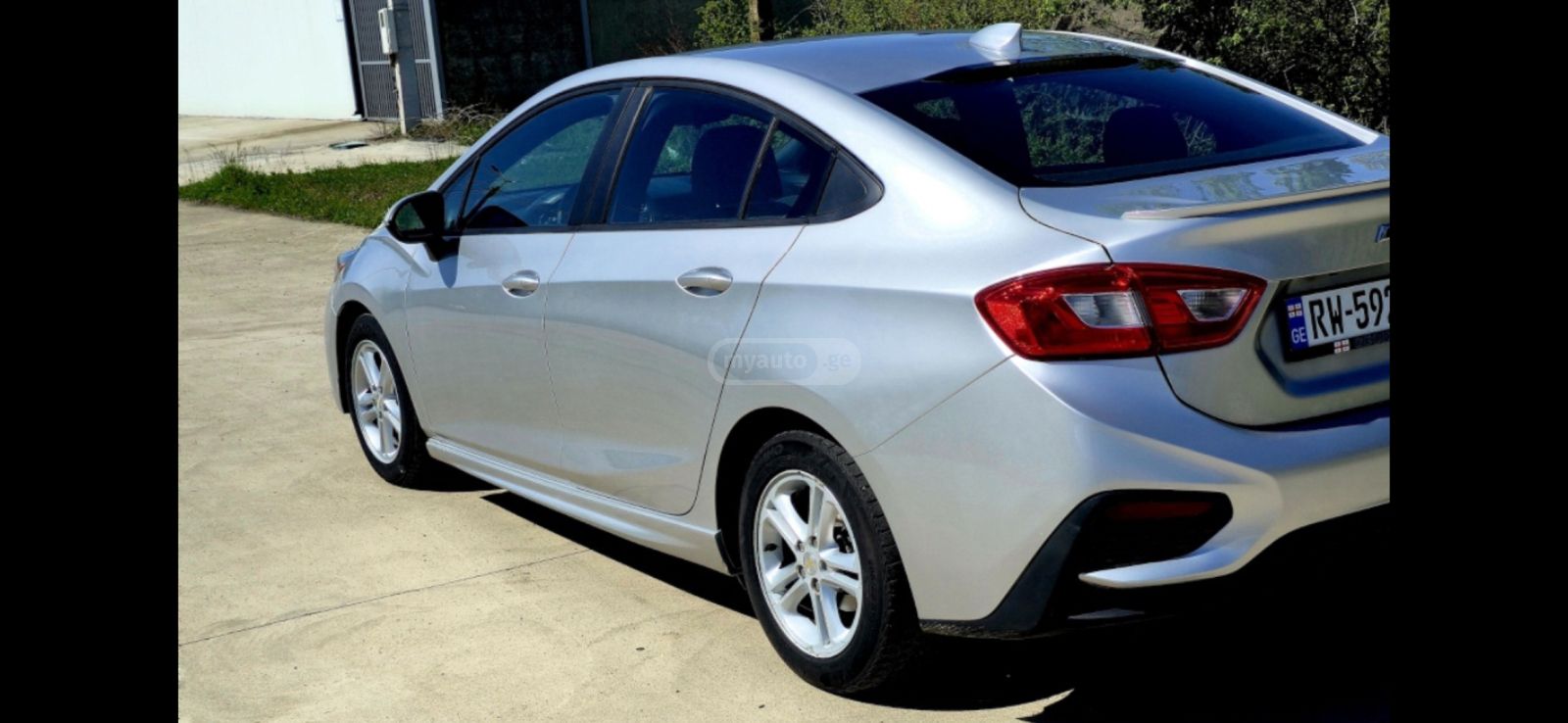 Chevrolet Cruze - фото 1