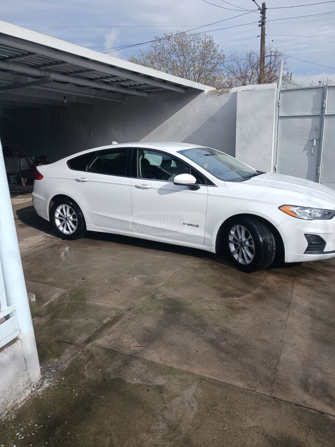 Ford Fusion - фото 2