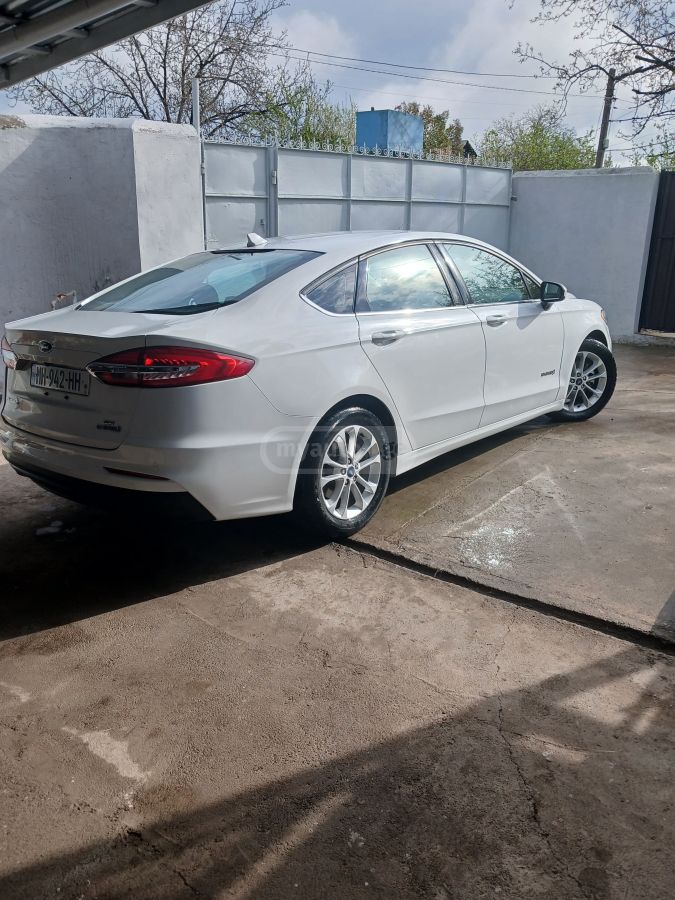 Ford Fusion - фото 5