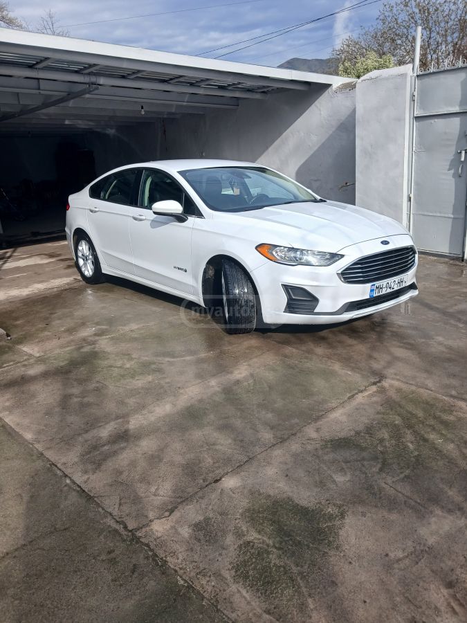 Ford Fusion - фото 6