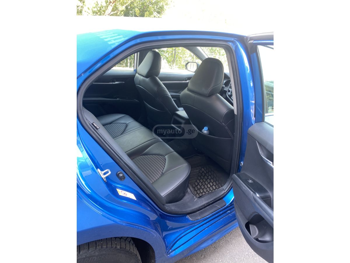 Toyota Camry - фото 12