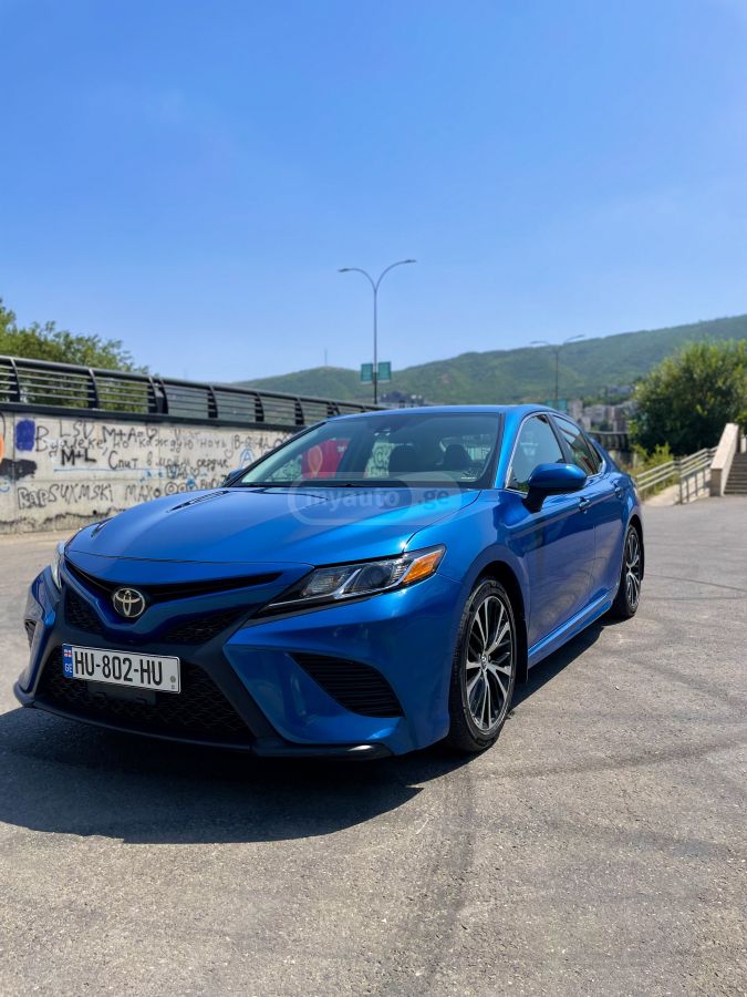 Toyota Camry - фото 2