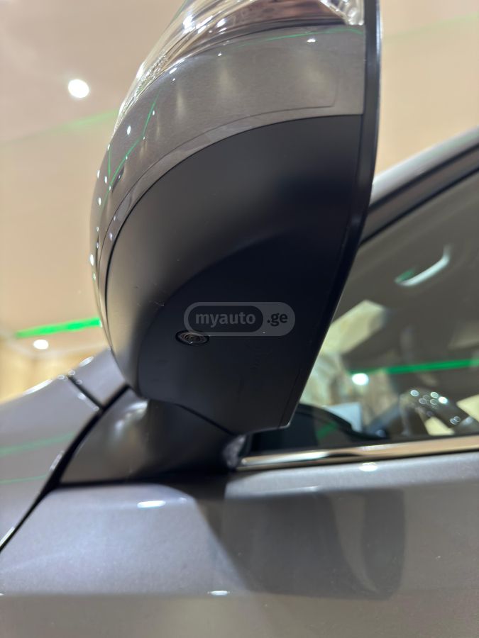 Lexus Luxury 4dr 4x4 Automatic — миниатюра 11