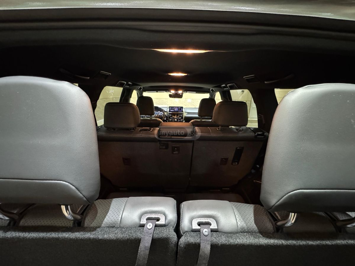 Lexus Luxury 4dr 4x4 Automatic — миниатюра 14