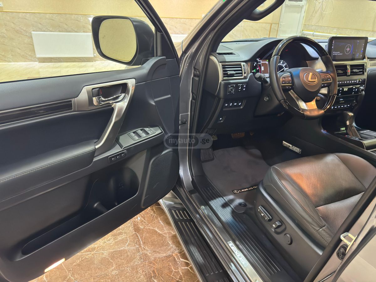 Lexus Luxury 4dr 4x4 Automatic — миниатюра 15