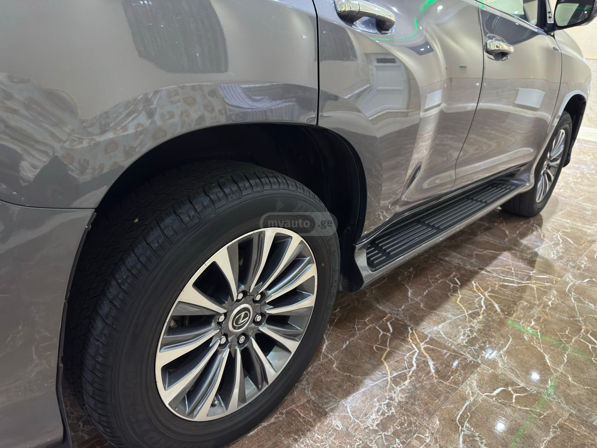 Lexus Luxury 4dr 4x4 Automatic — миниатюра 5