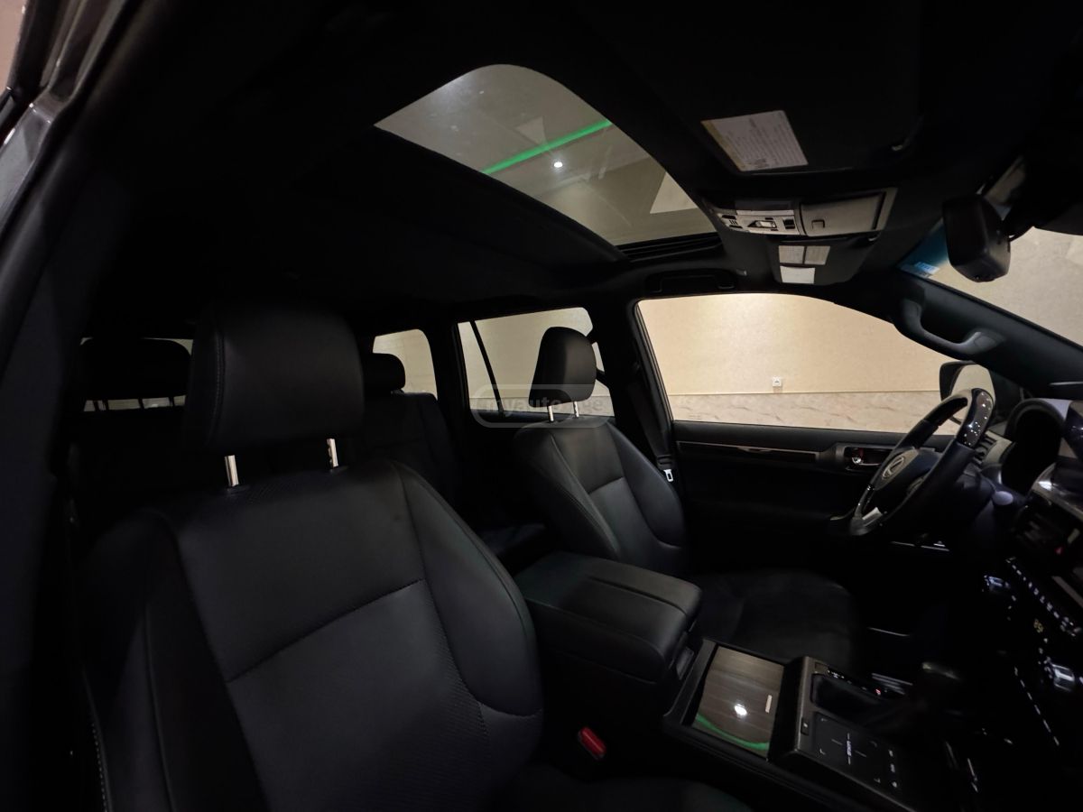 Lexus Luxury 4dr 4x4 Automatic — миниатюра 8