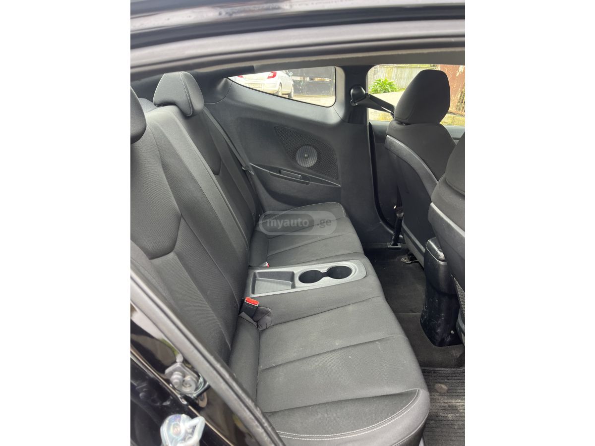 Hyundai Veloster - фото 4