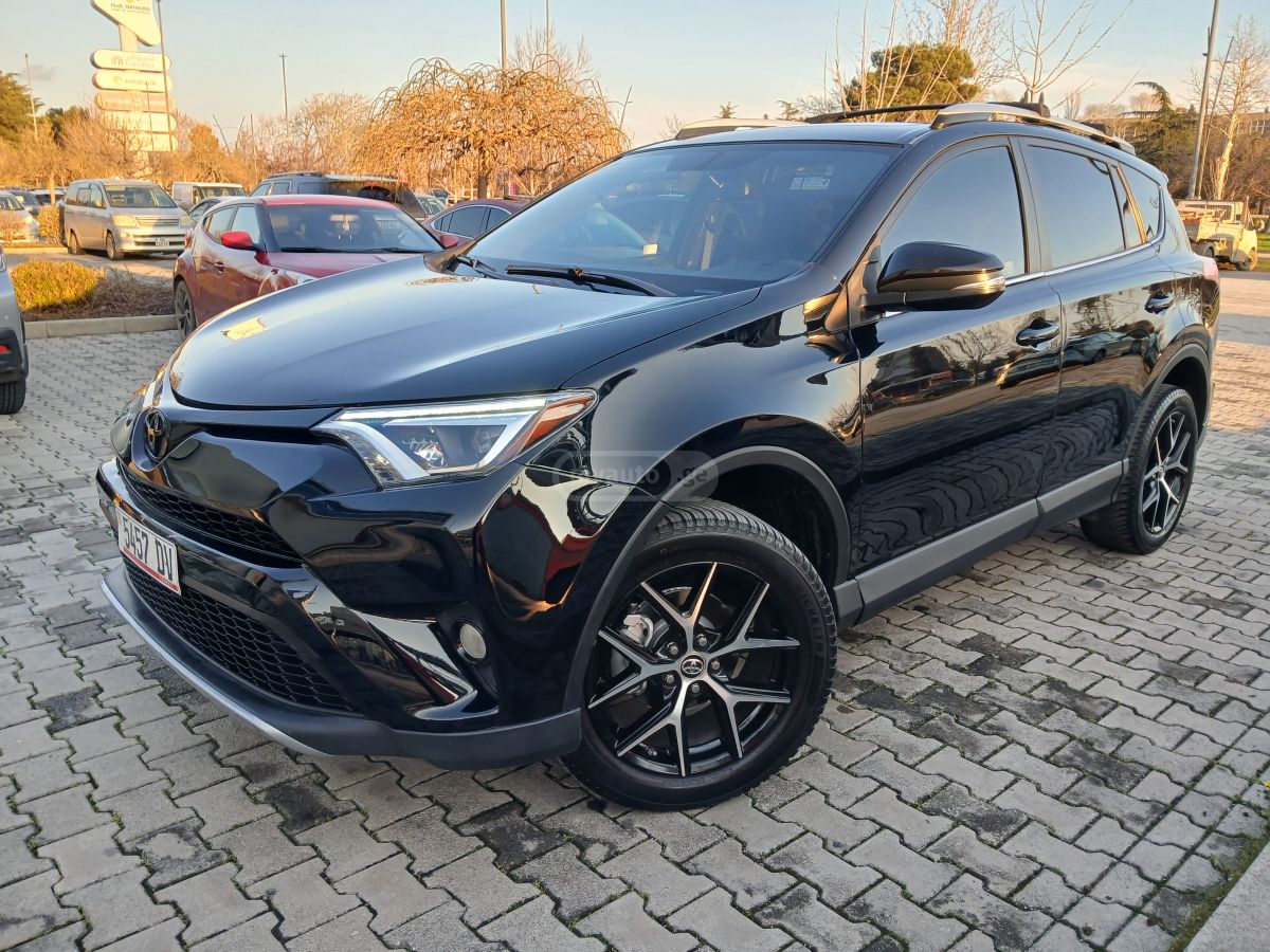 Toyota RAV 4 - фото 1