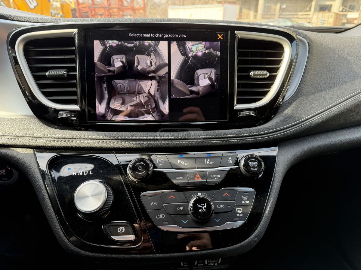 Chrysler Pacifica - фото 10