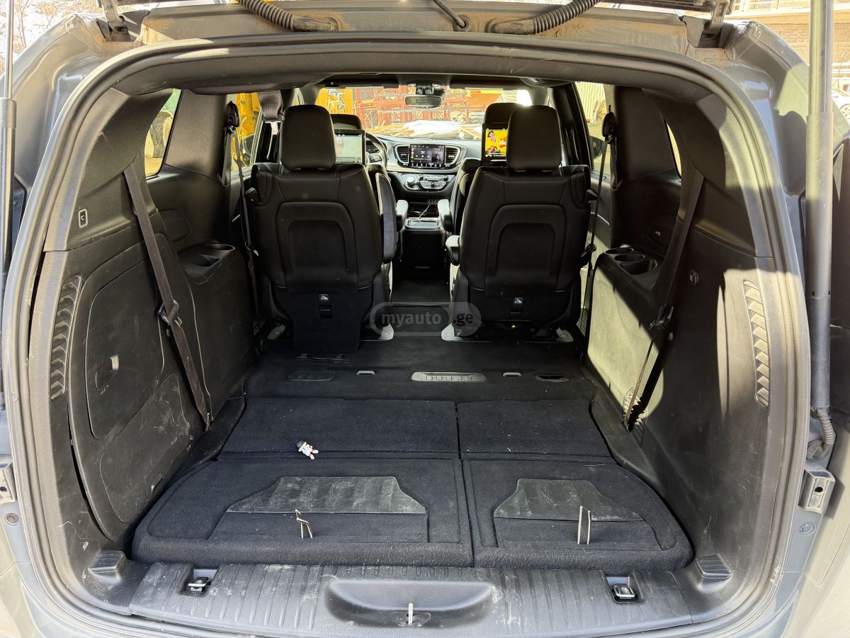 Chrysler Pacifica - фото 11