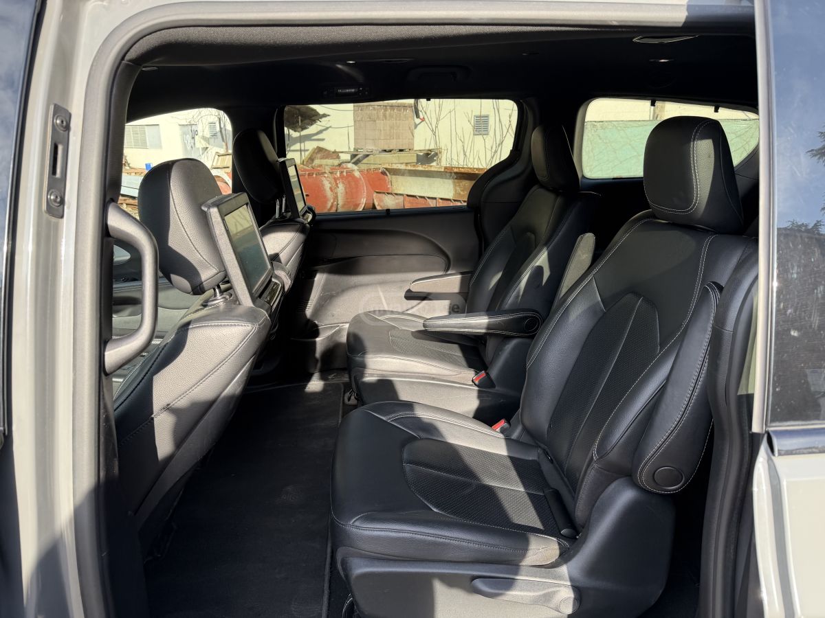 Chrysler Pacifica - фото 14