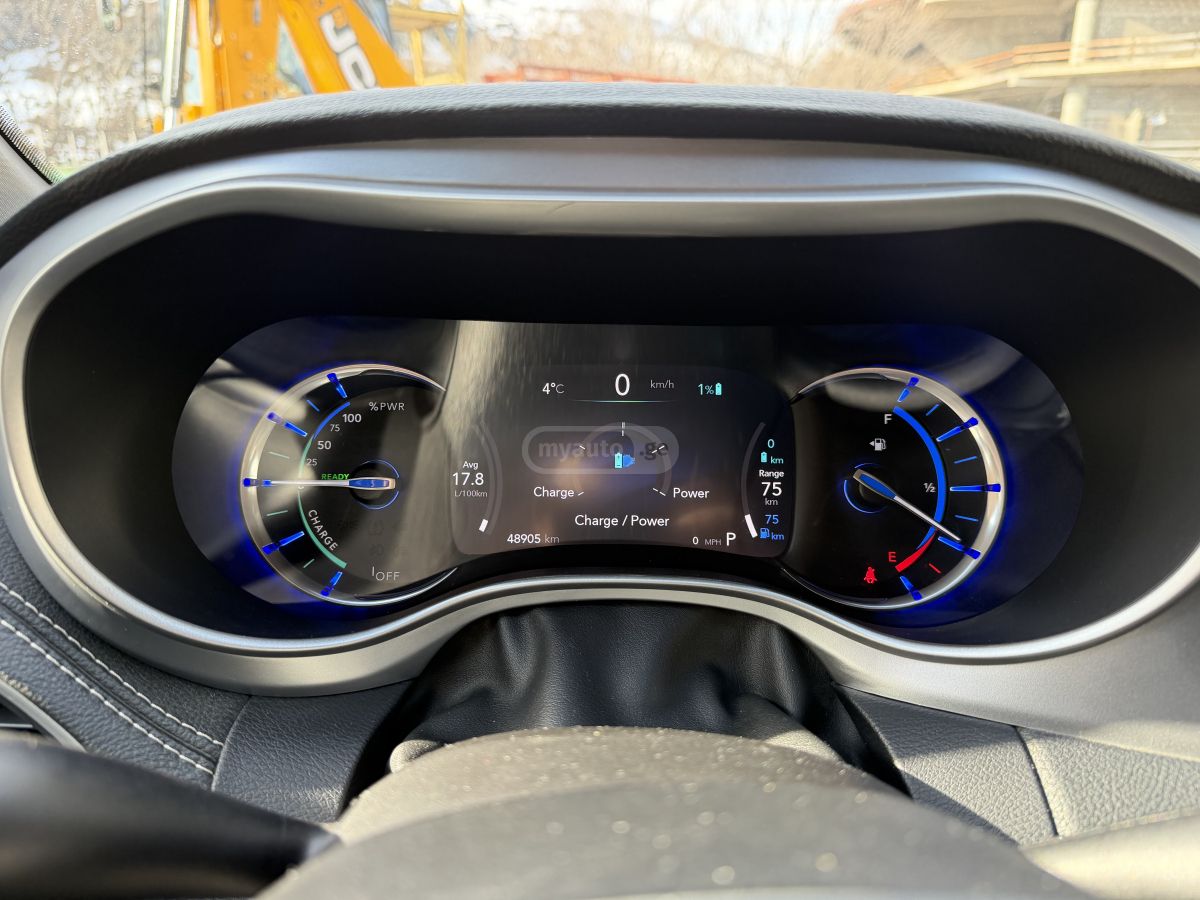 Chrysler Pacifica - фото 9