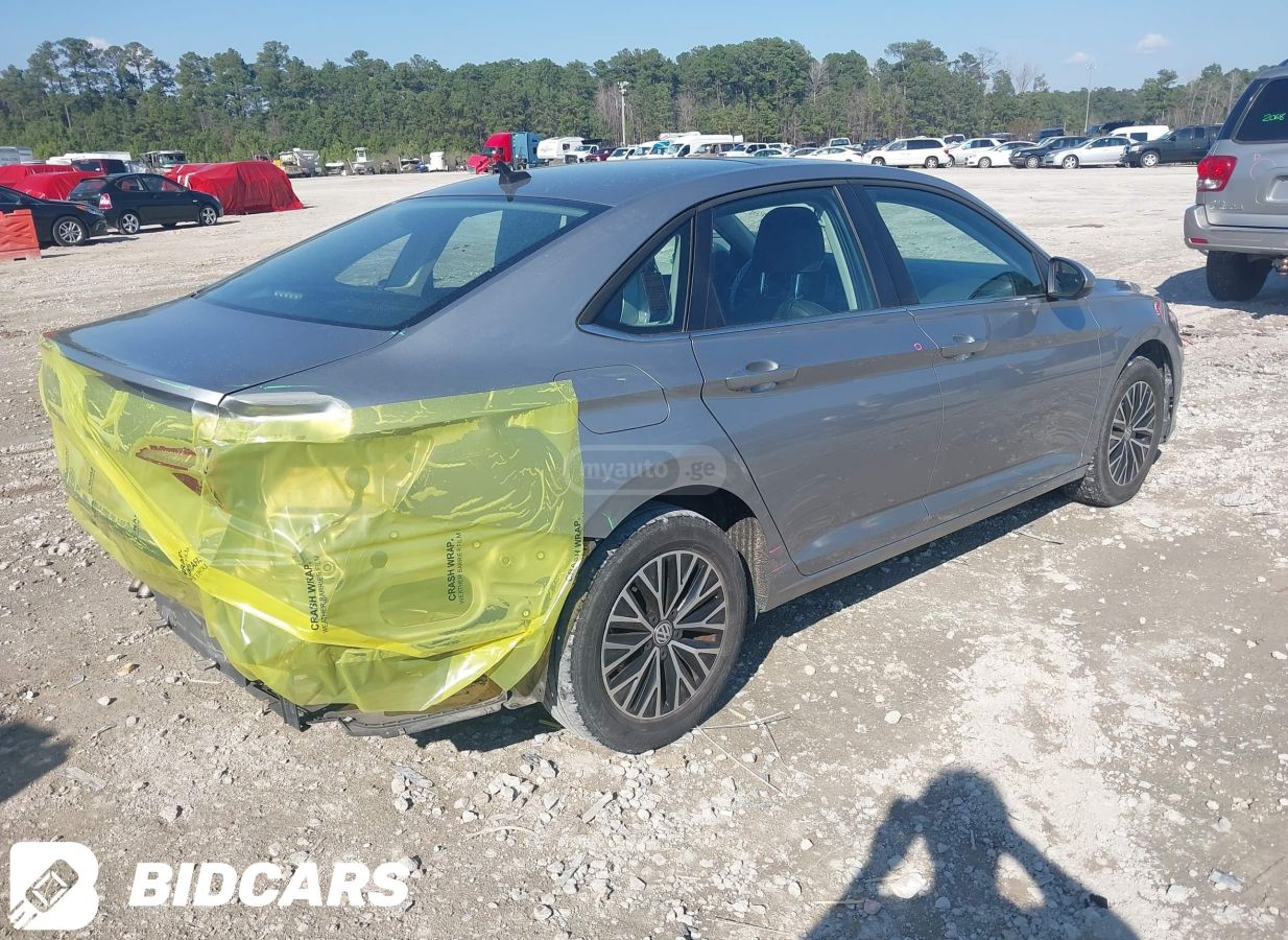 Volkswagen Jetta - фото 4