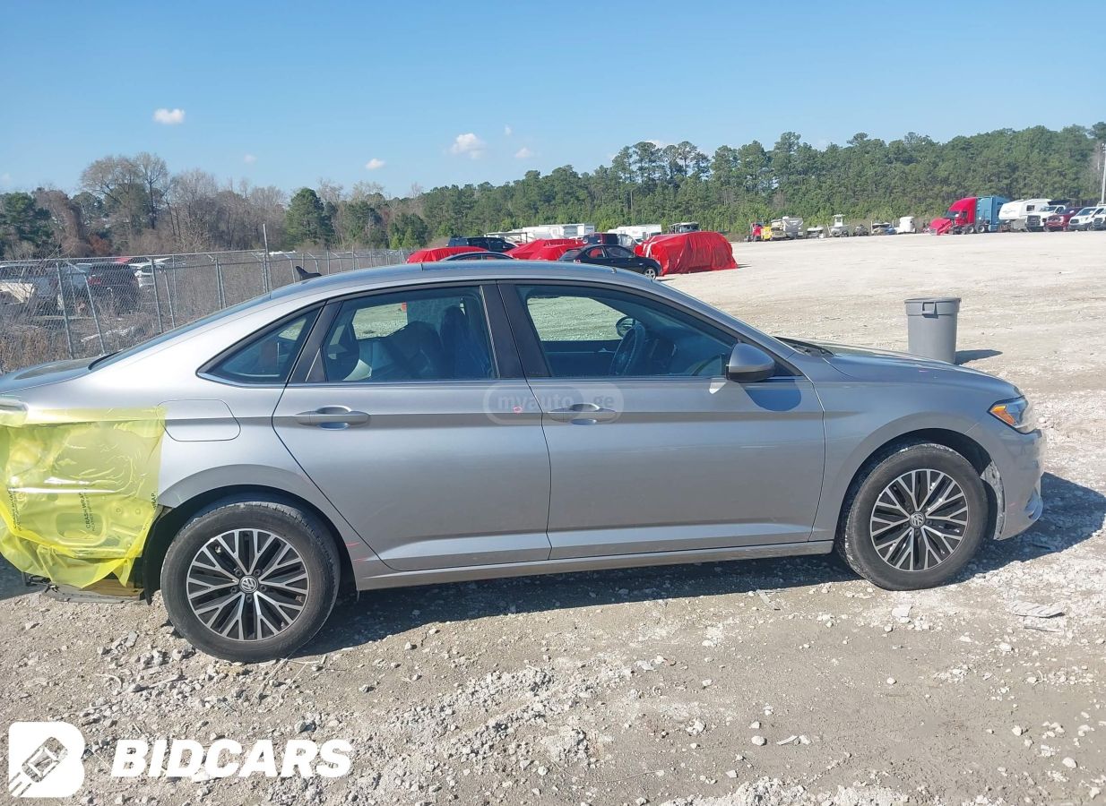 Volkswagen Jetta - фото 7