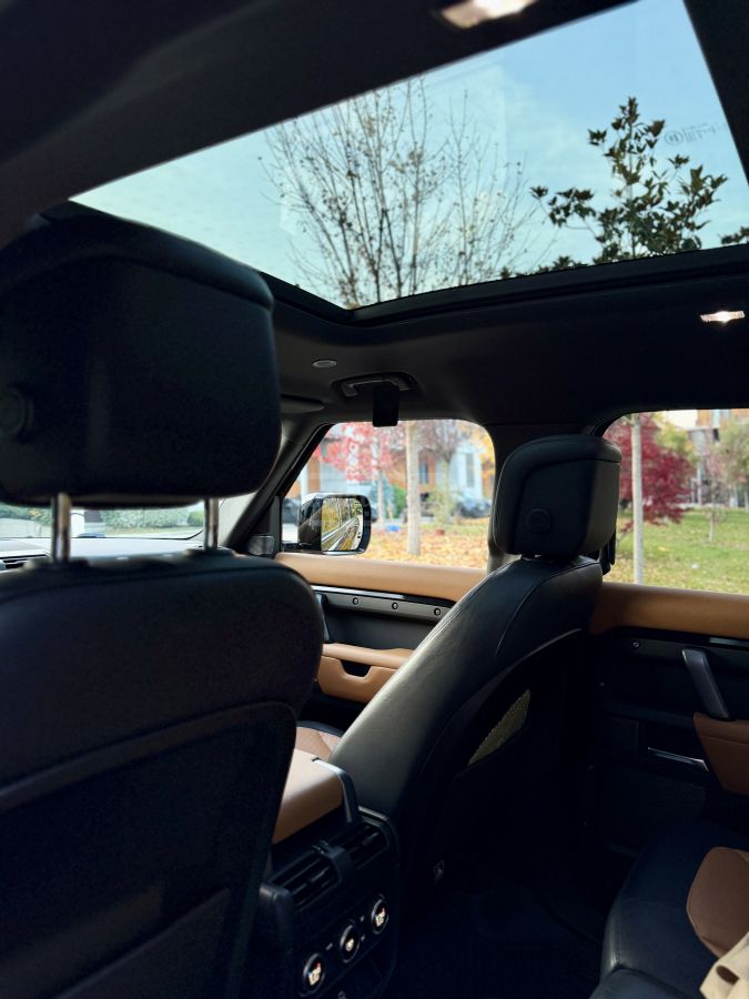 Land Rover Defender 110 2022 — миниатюра 12