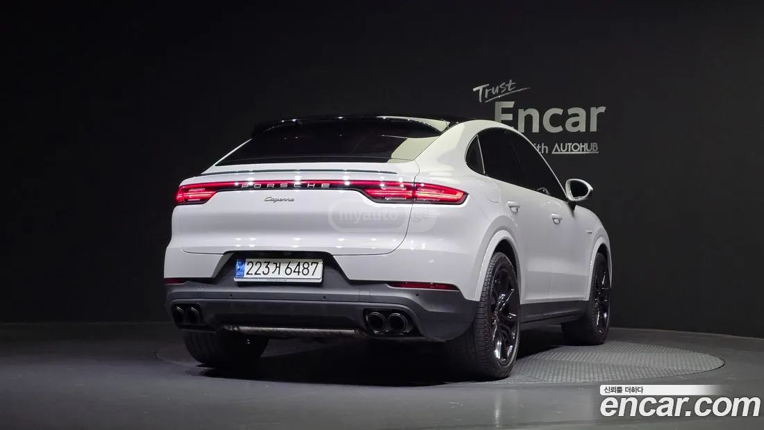Porsche Cayenne 2023 — миниатюра 4