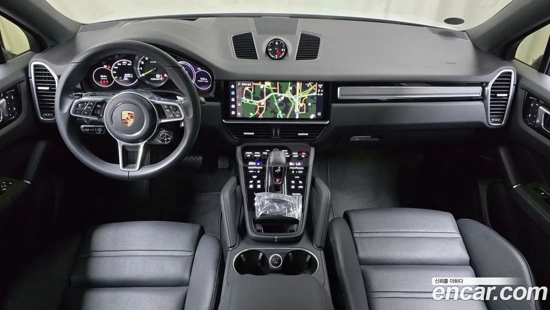 Porsche Cayenne 2023 — миниатюра 7