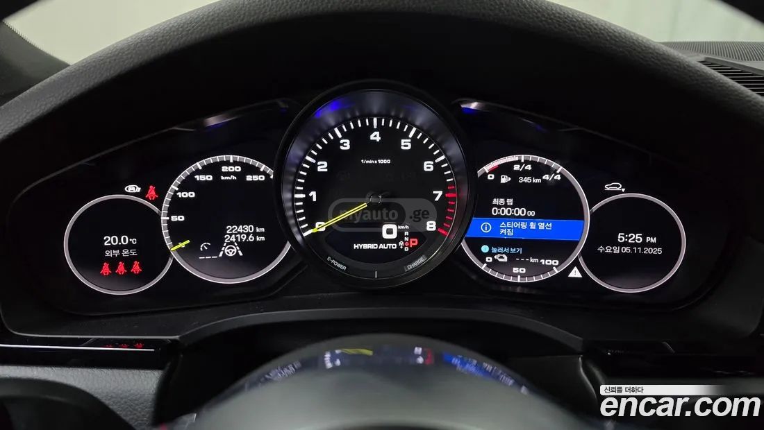 Porsche Cayenne 2023 — миниатюра 8