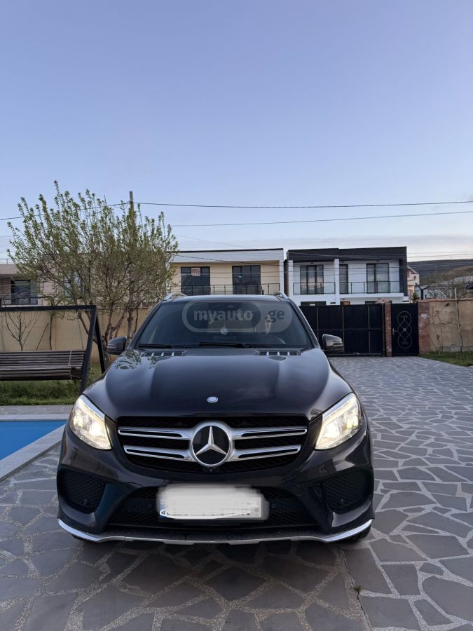 Mercedes-Benz GLE 400 - фото 1