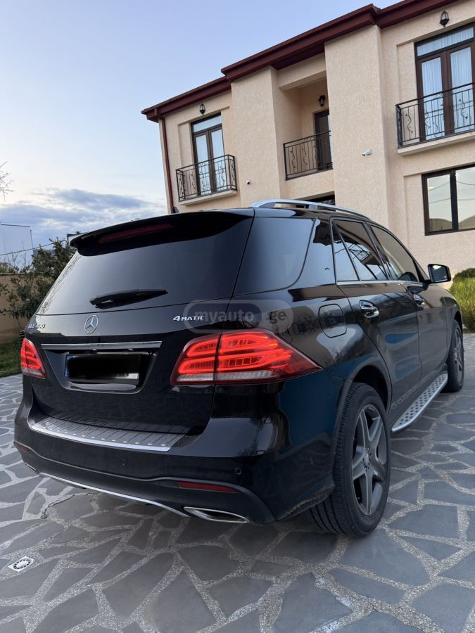 Mercedes-Benz GLE 400 - фото 3