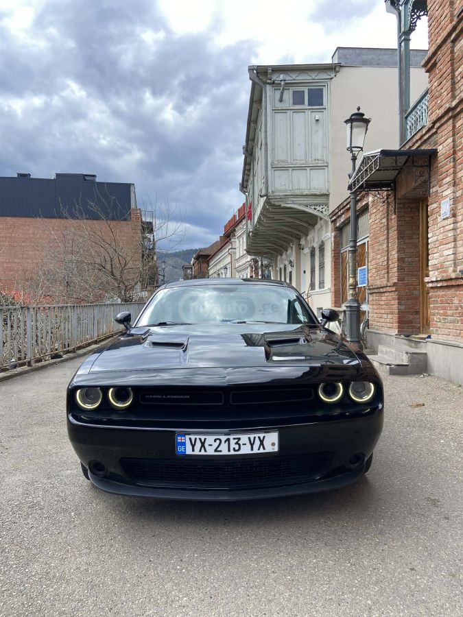 Dodge Challenger - фото 6