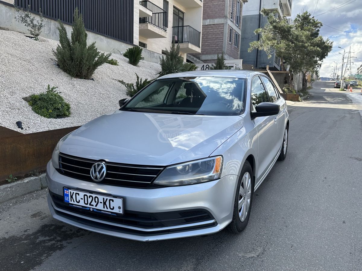 Volkswagen Jetta - фото 1