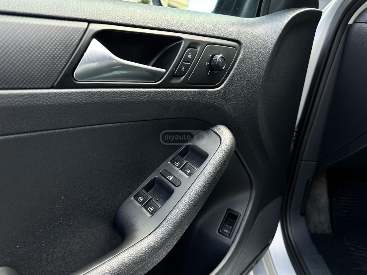 Volkswagen Jetta - фото 10