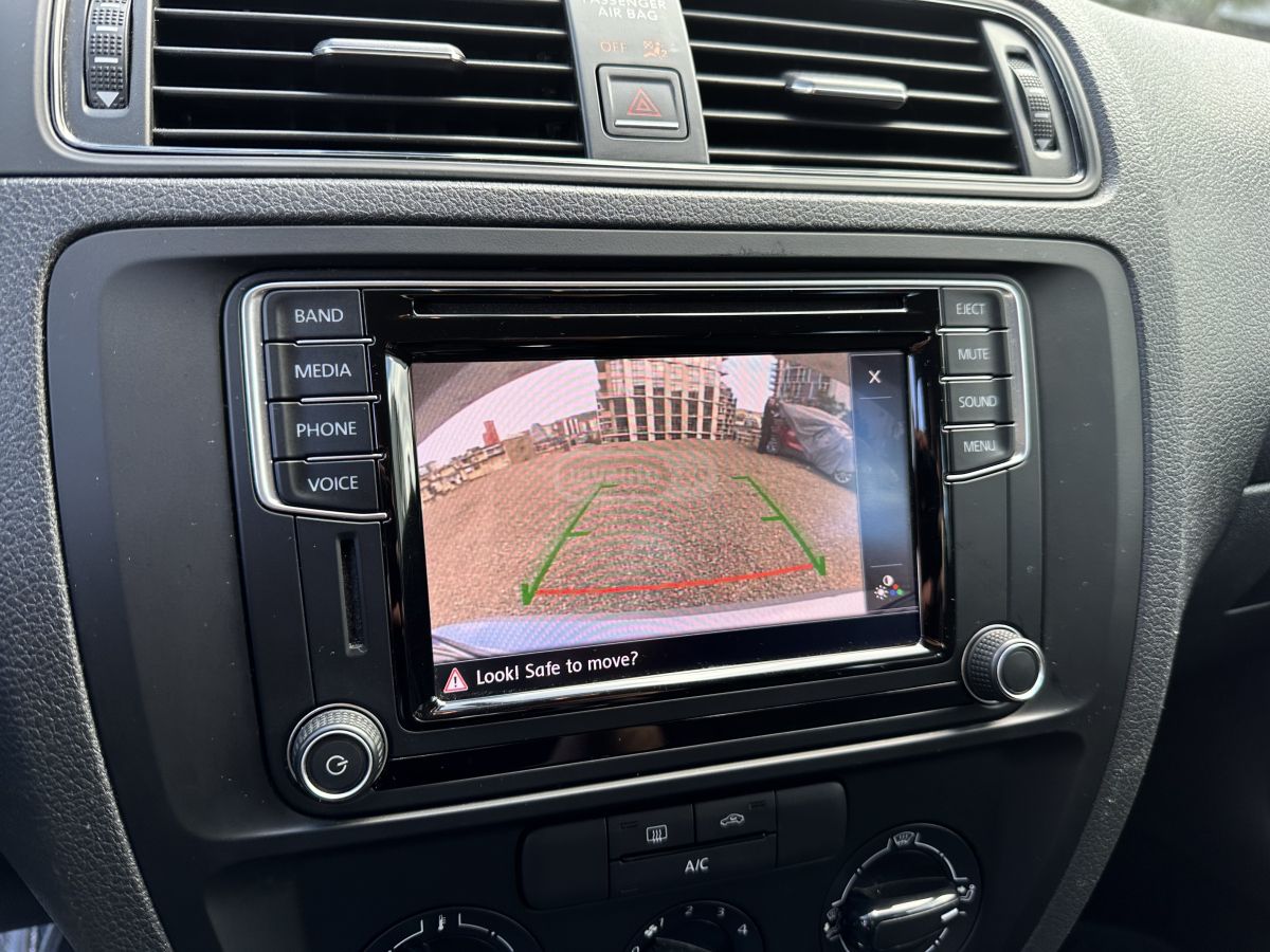 Volkswagen Jetta - фото 13