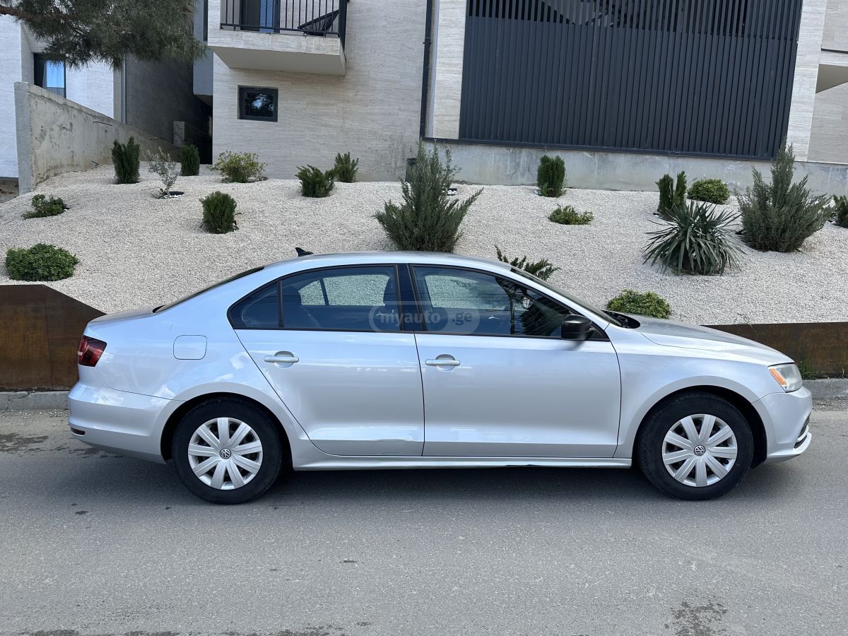 Volkswagen Jetta - фото 5