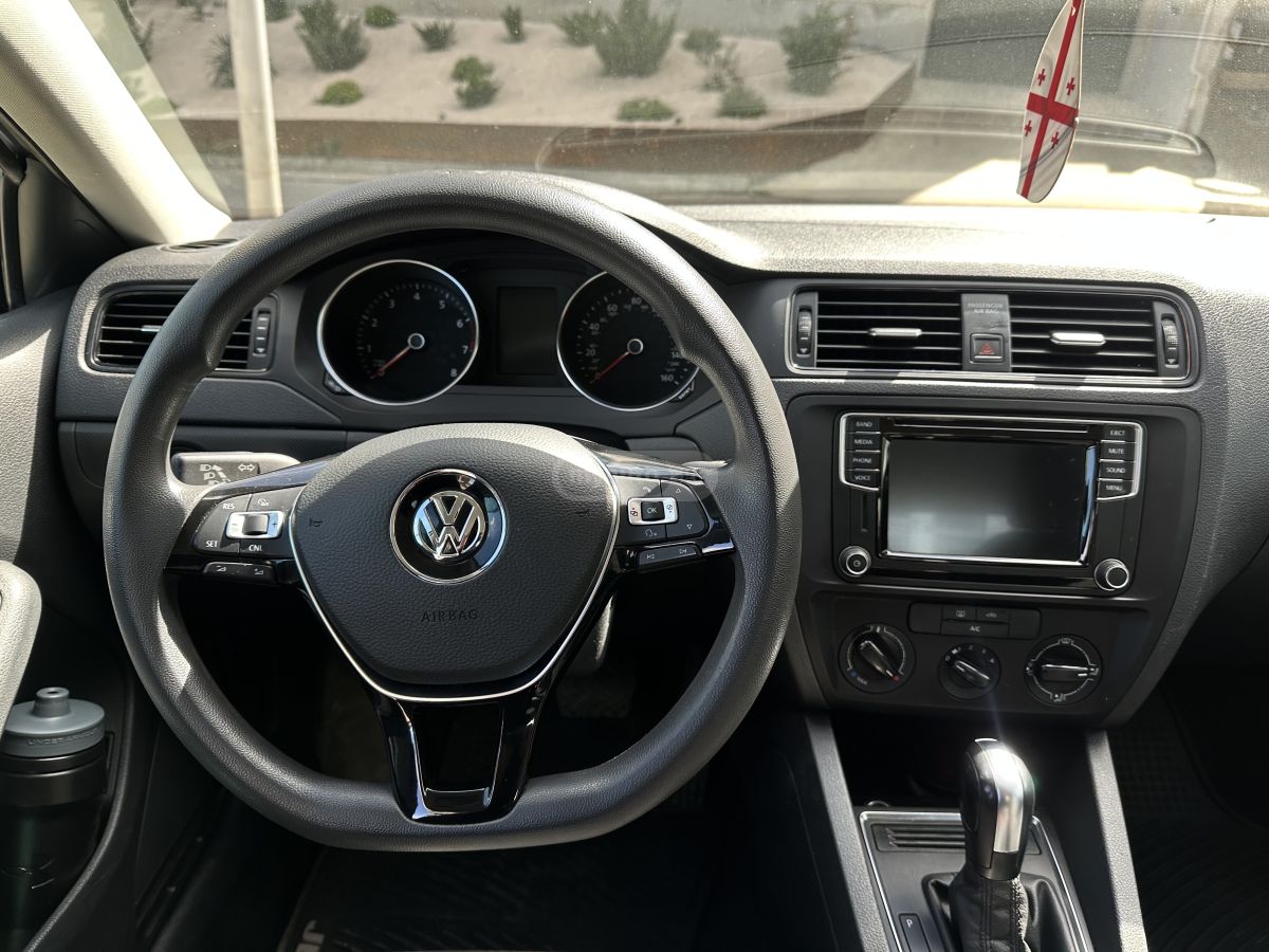 Volkswagen Jetta - фото 7
