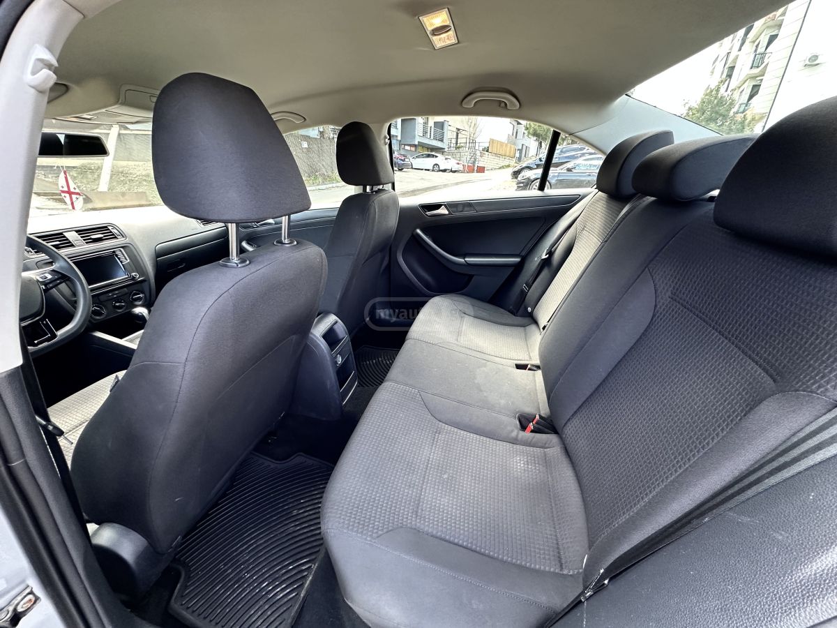 Volkswagen Jetta - фото 9