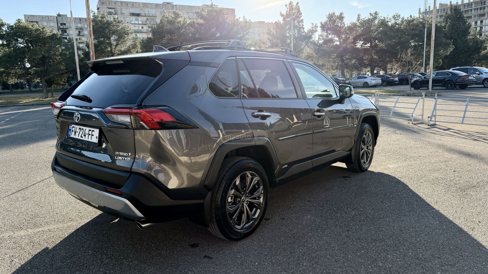 Toyota Limited 4dr All-Wheel Drive Au — миниатюра 4