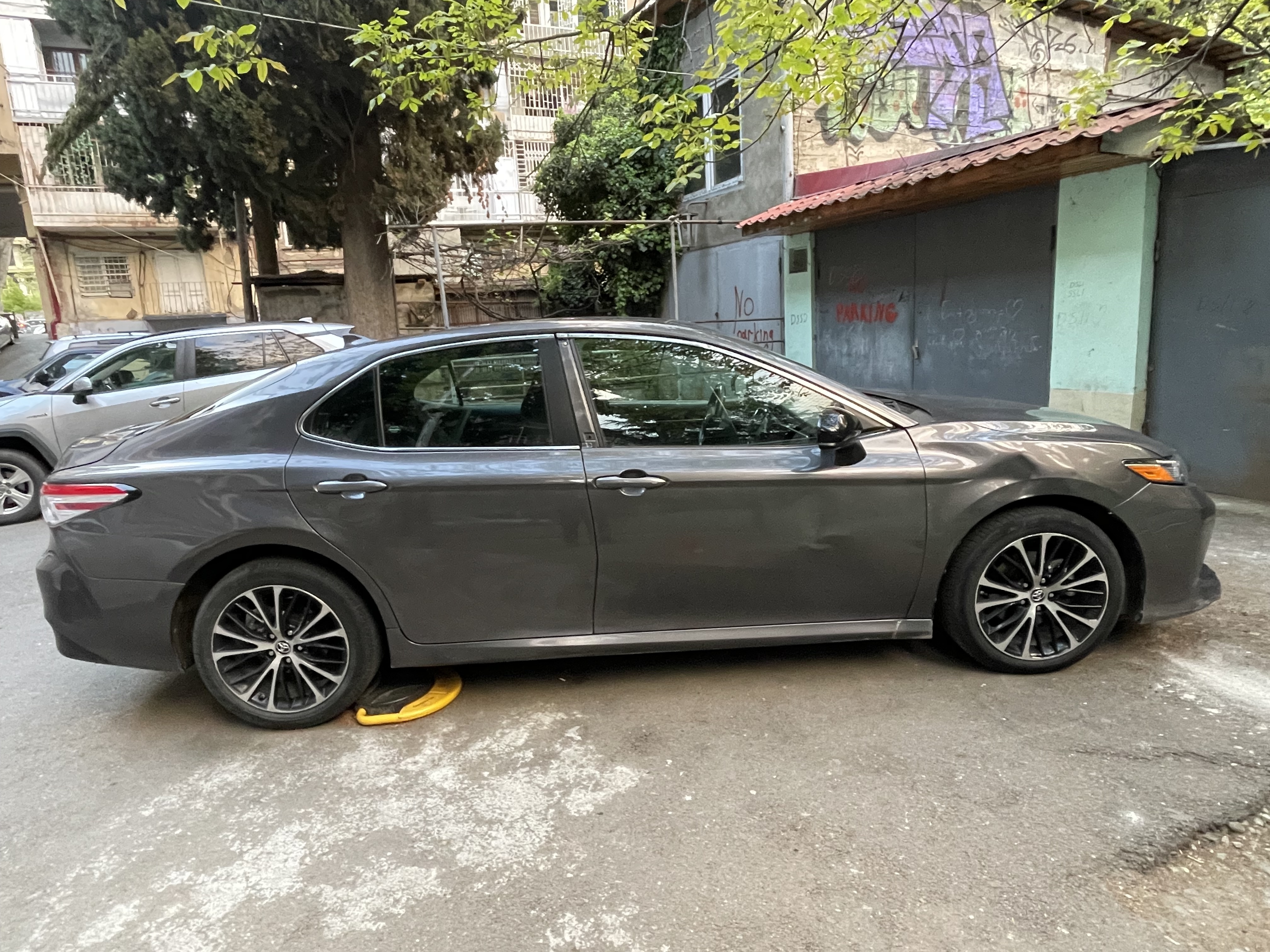 Toyota Camry - фото 3