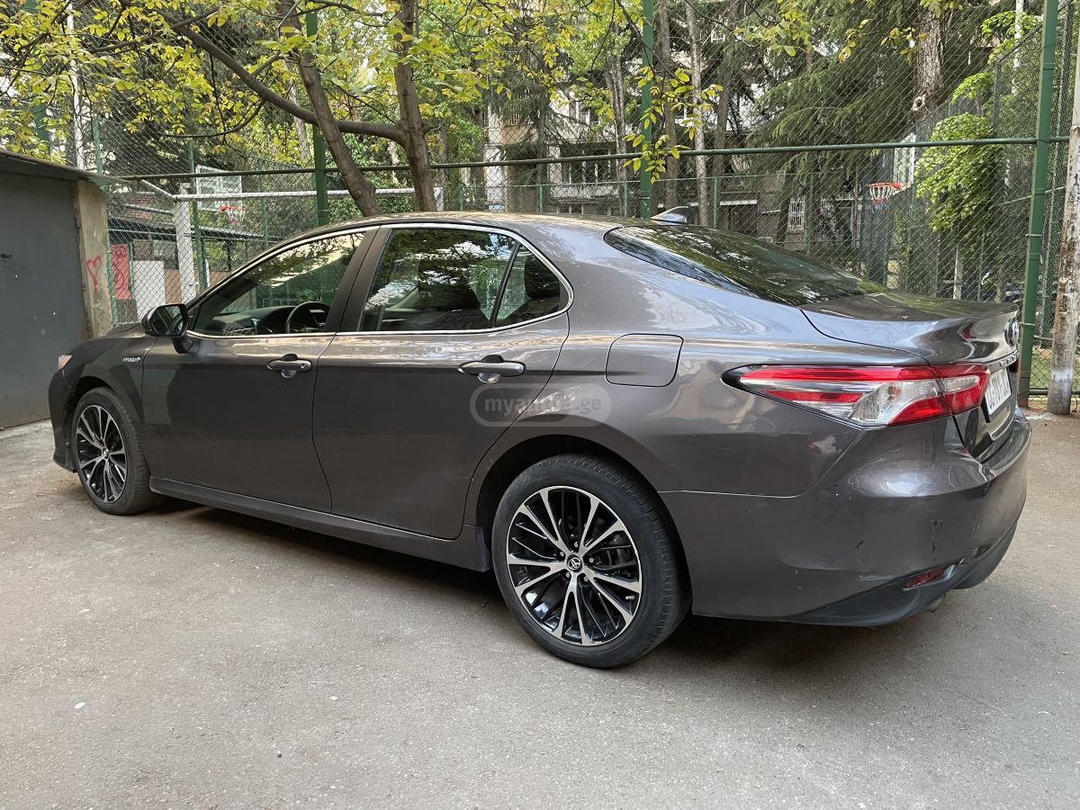 Toyota Camry - фото 5