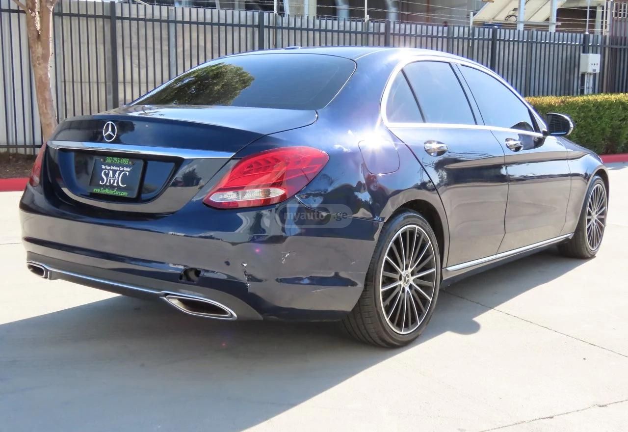 Mercedes-Benz C 300 - фото 3