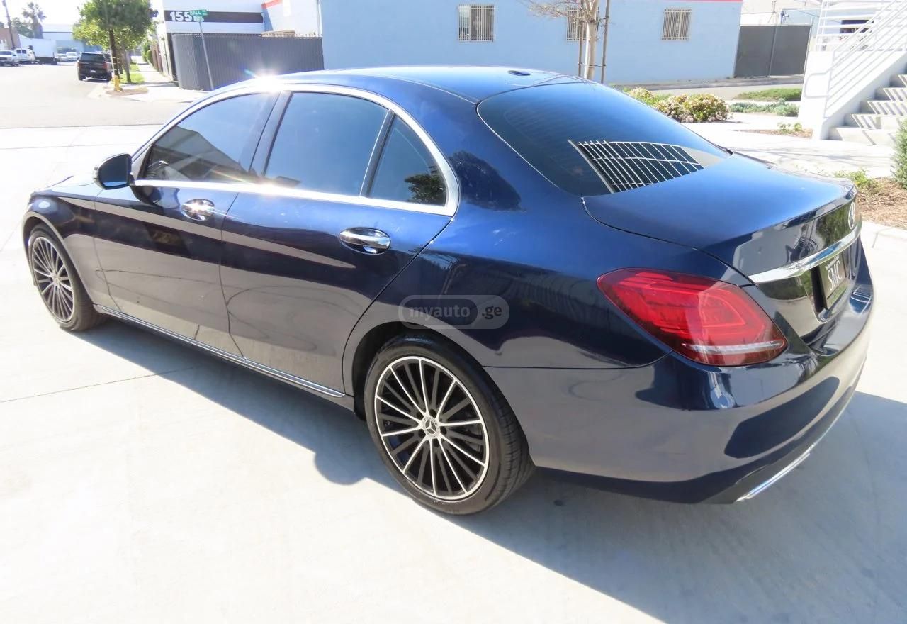 Mercedes-Benz C 300 - фото 4