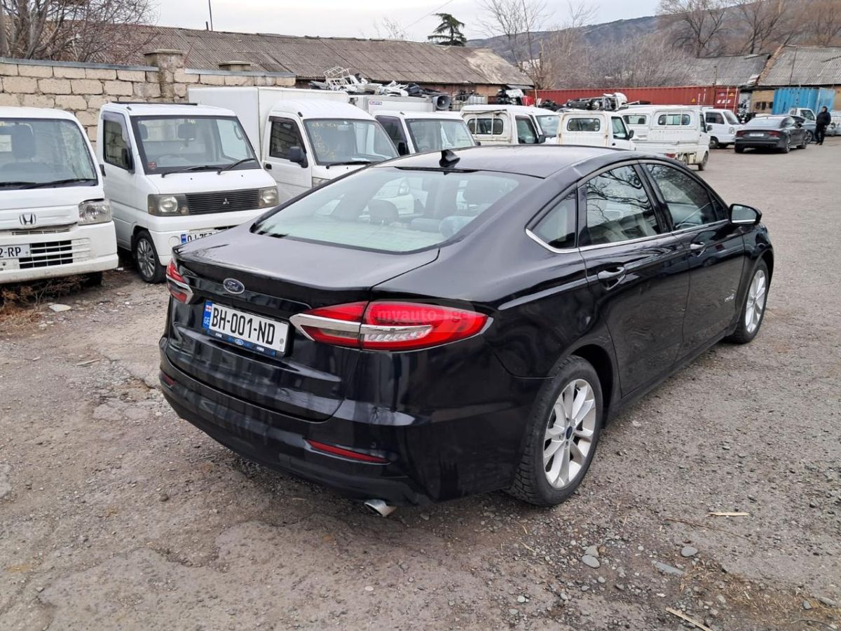 Ford Fusion - фото 4