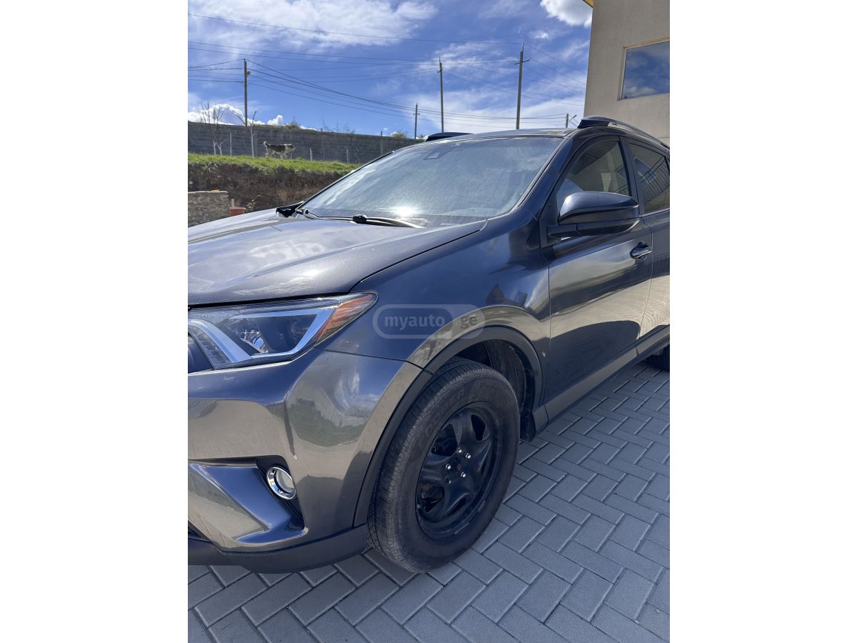 Toyota RAV 4 - фото 12