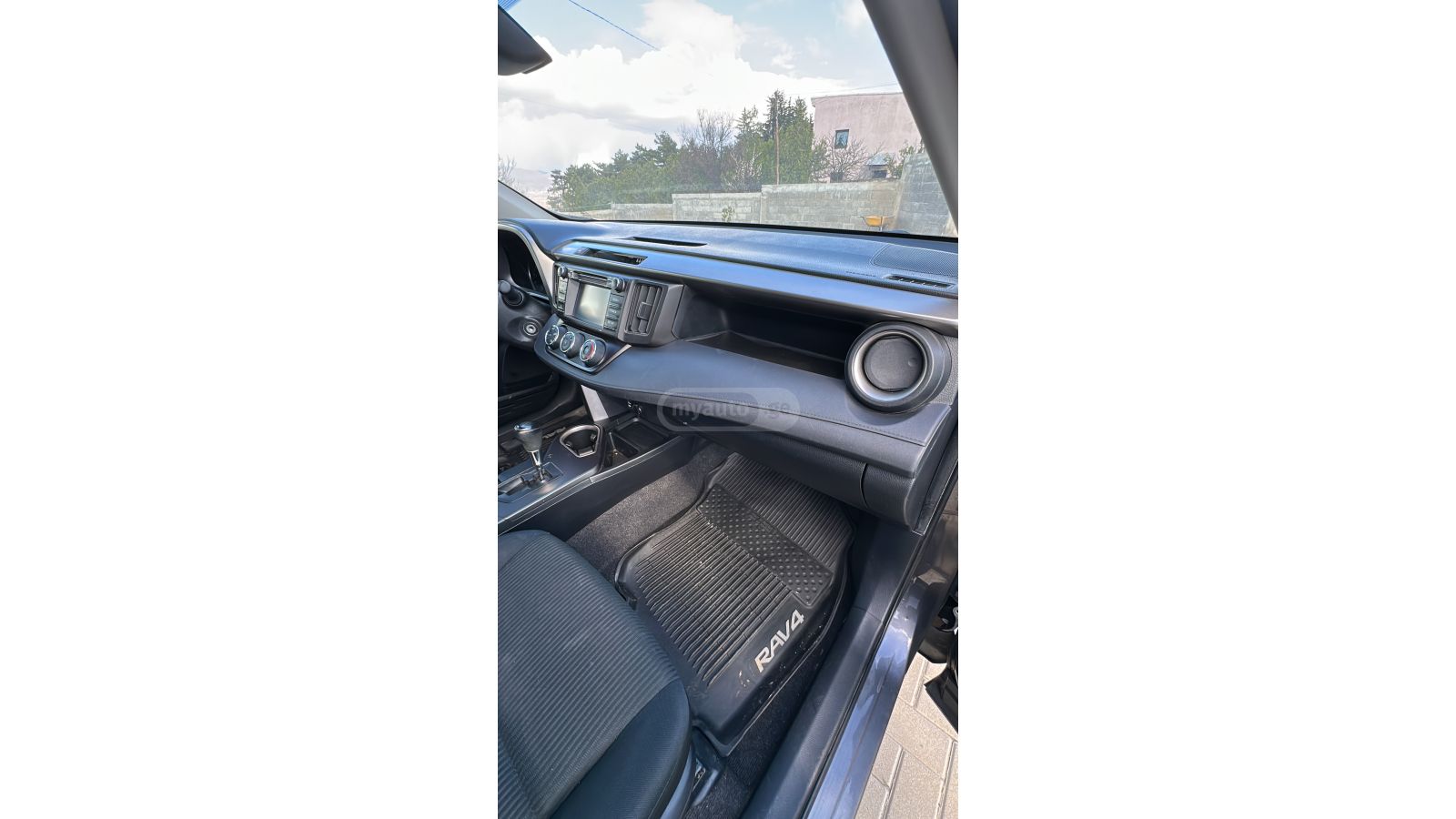 Toyota RAV 4 - фото 3