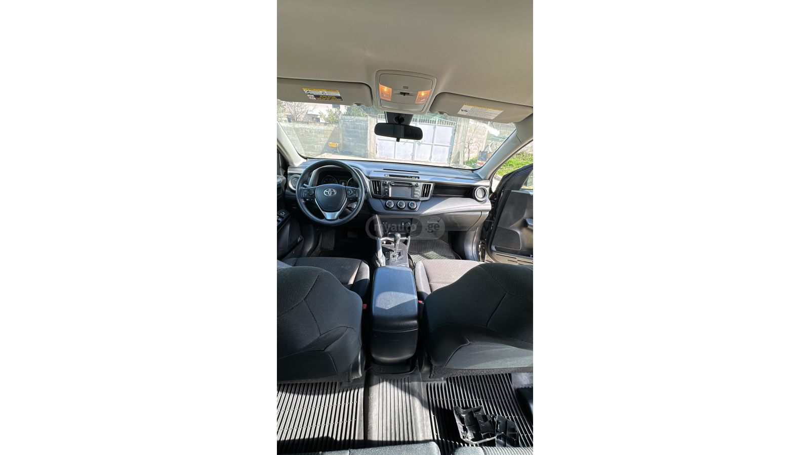 Toyota RAV 4 - фото 4