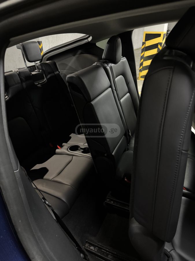 Tesla Long Range Dual Motor — миниатюра 9