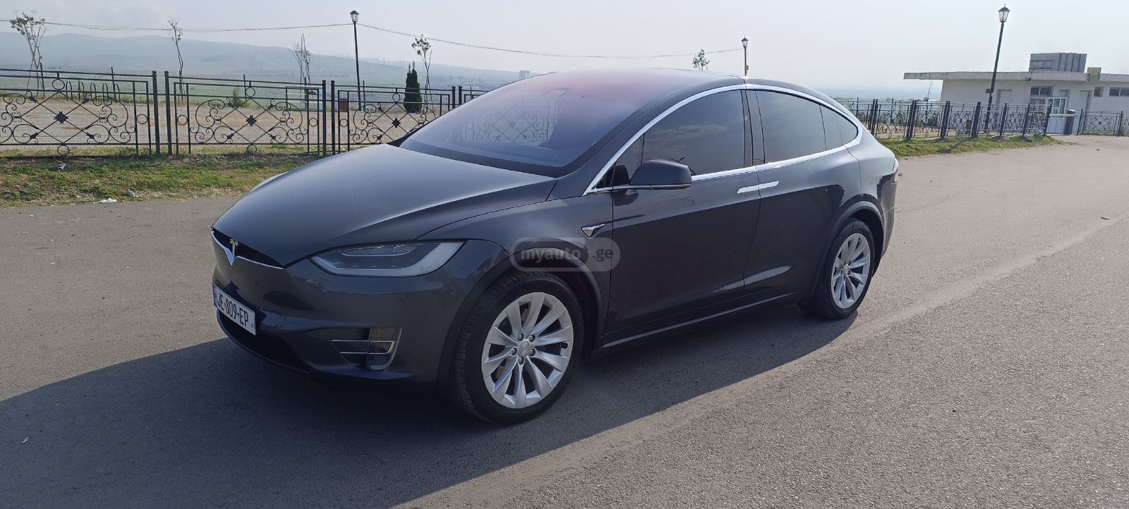 Tesla Model X - фото 3