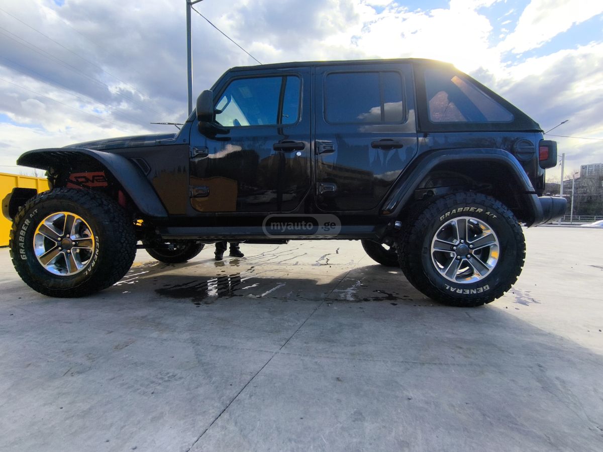 Jeep Wrangler - фото 1