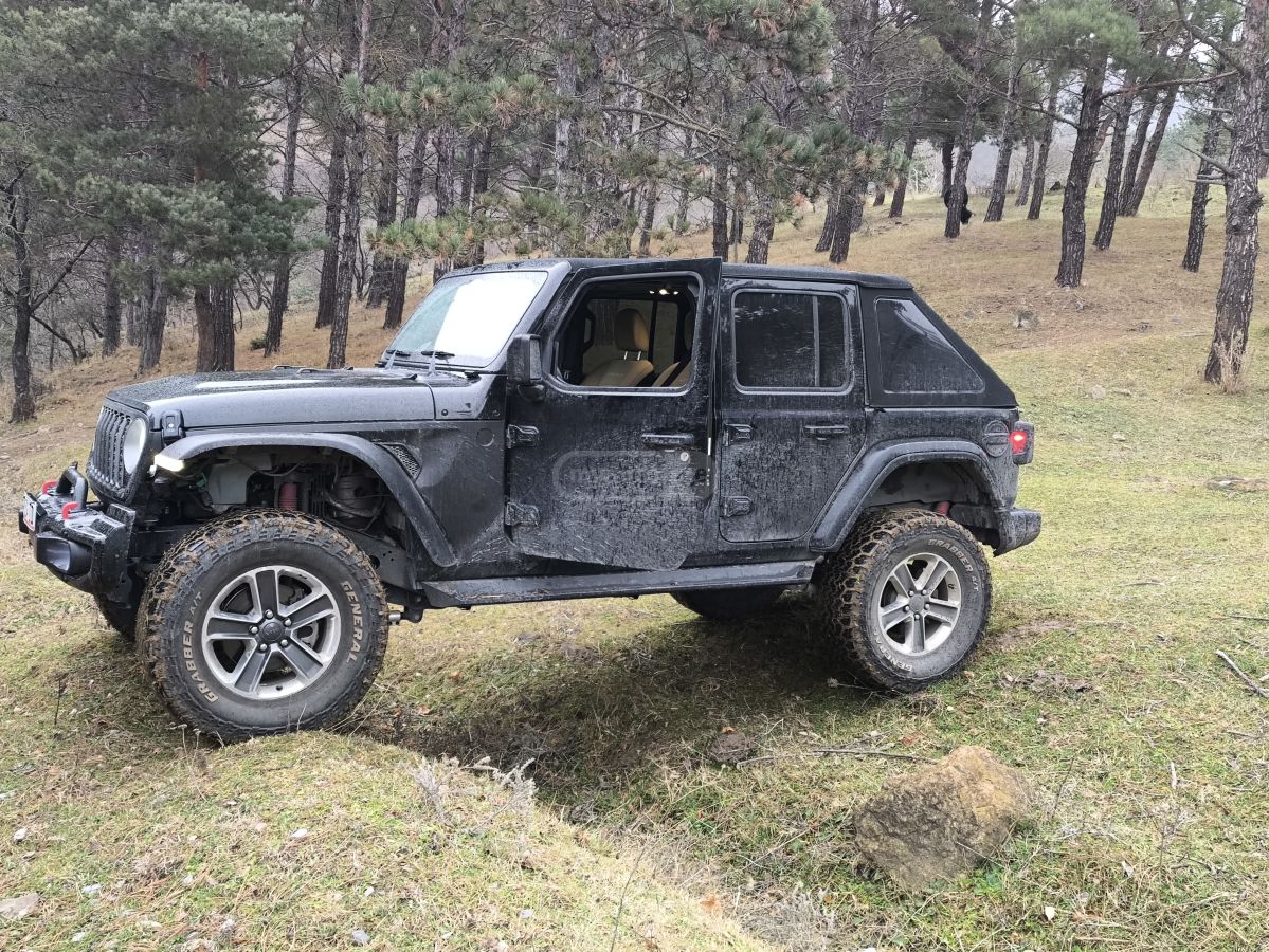 Jeep Wrangler - фото 7