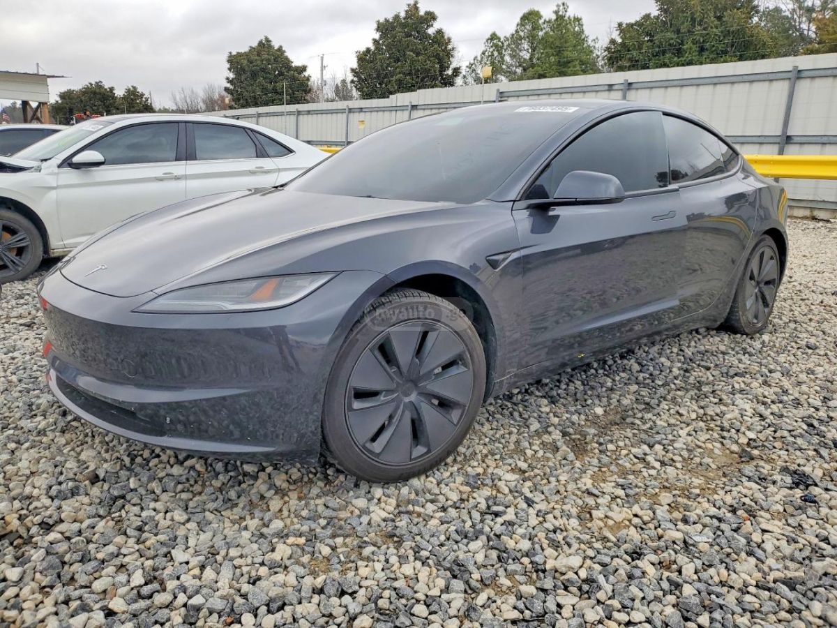 Tesla Model 3 - фото 1